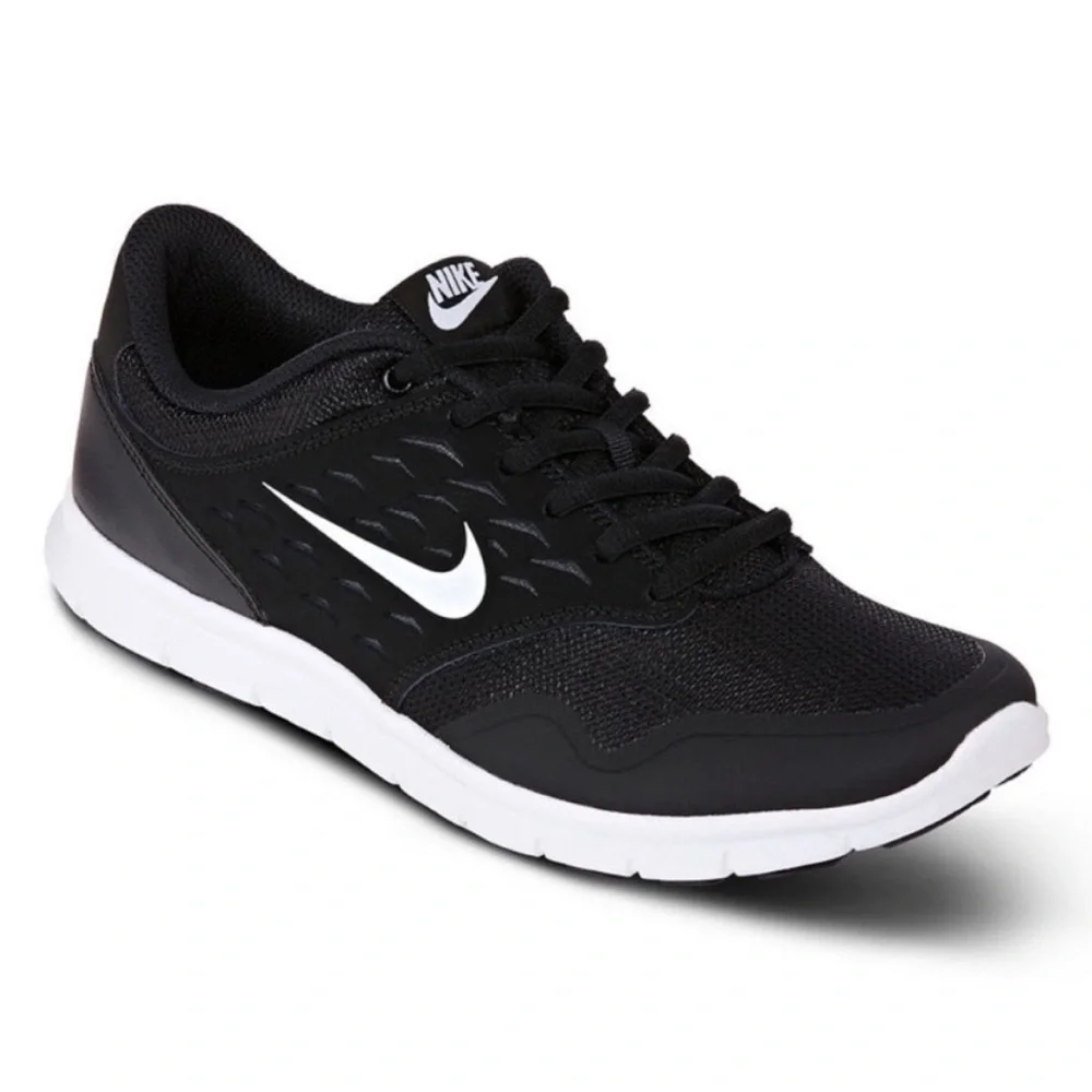 Nike Women’s Black and White Sneakers